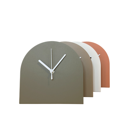 Stalen tafelklok BURGL in kleurcoating, minimalistisch Nederlands design